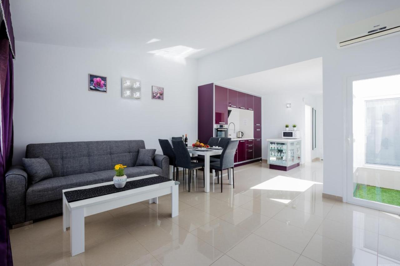 Island Village Prime Suite 312 아데제 외부 사진